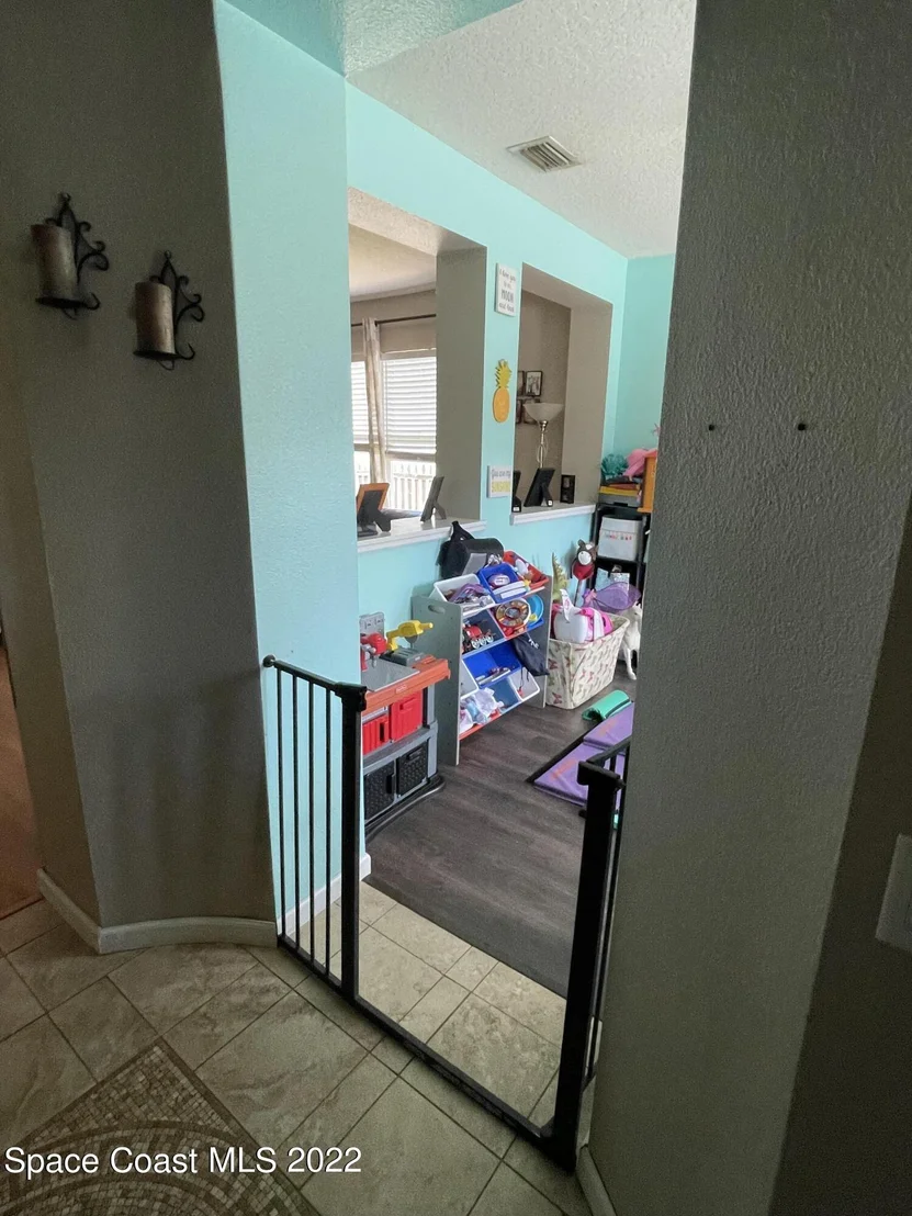 Photo of 985 Riviera Point Drive