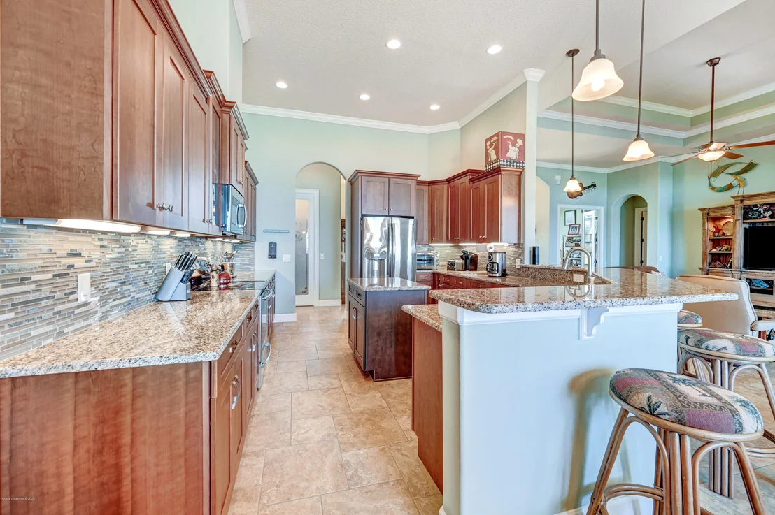 Photo of 3799 Riverside Drive
