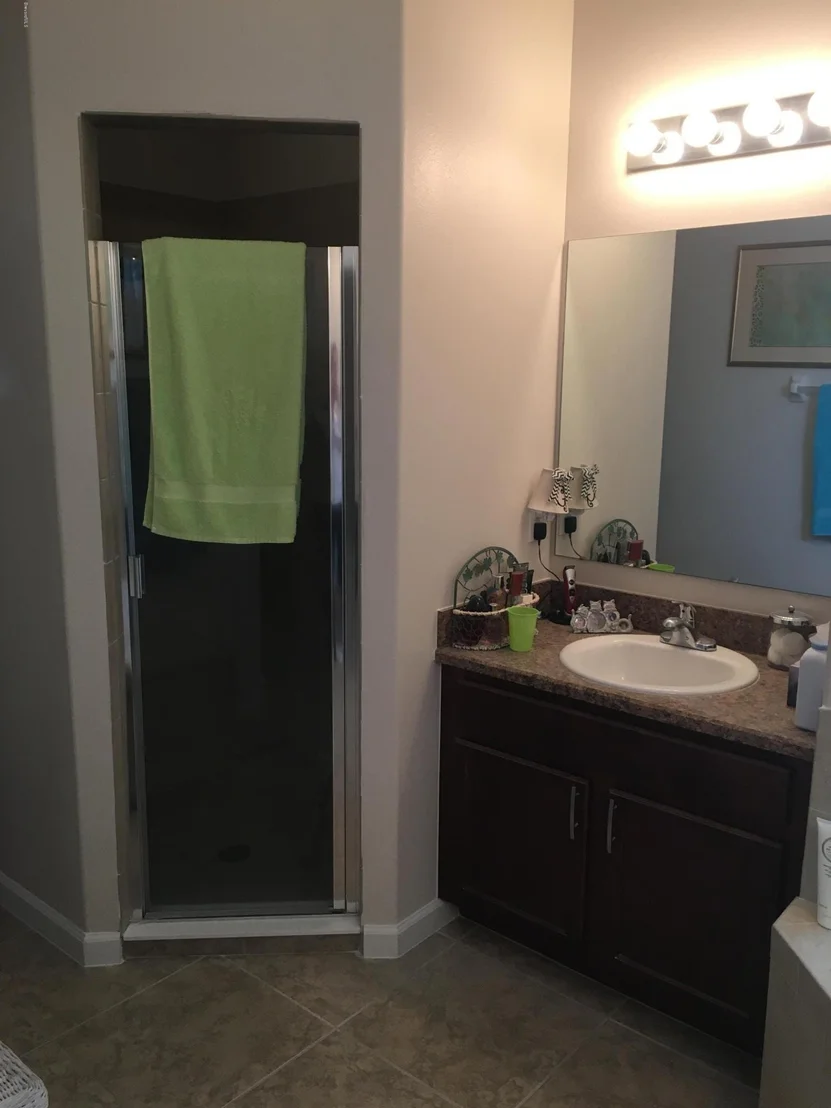 Photo of 337 SE Abernathy Circle