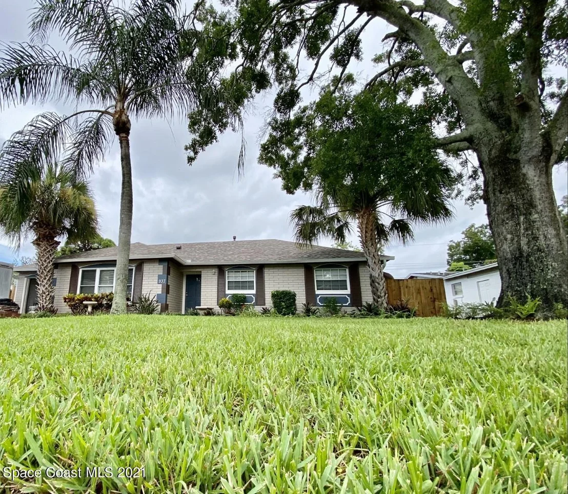 Photo of 937 Kings Post Road