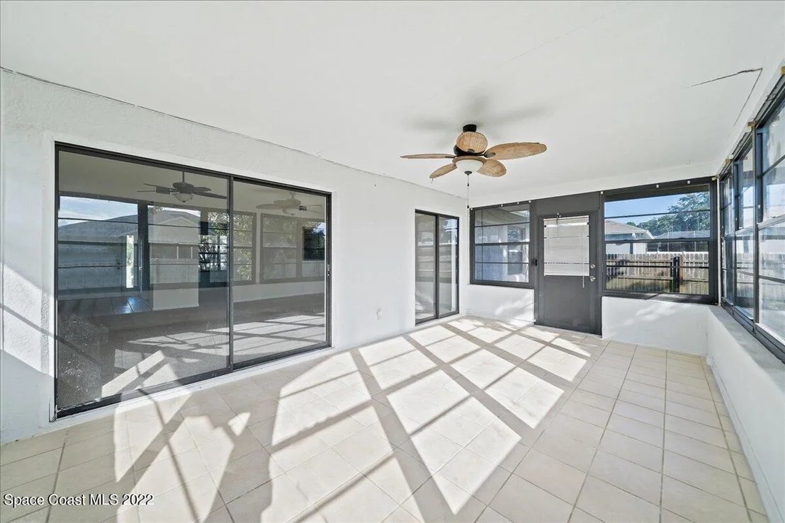 Photo of 811 Lyons Circle NW