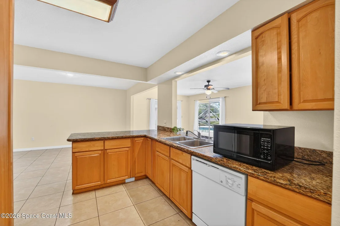 Photo of 1340 Mariposa Drive NE