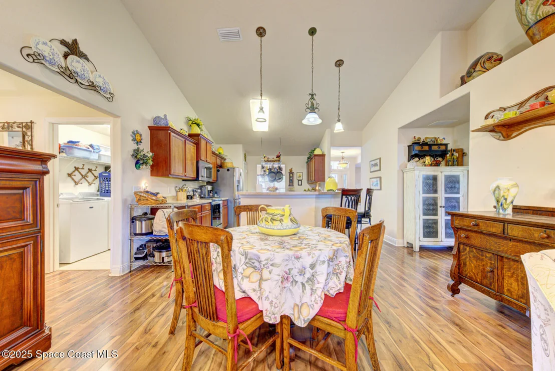 Photo of 1815 Botanica Circle