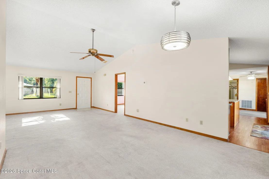Photo of 6000 Eaglewalk Avenue