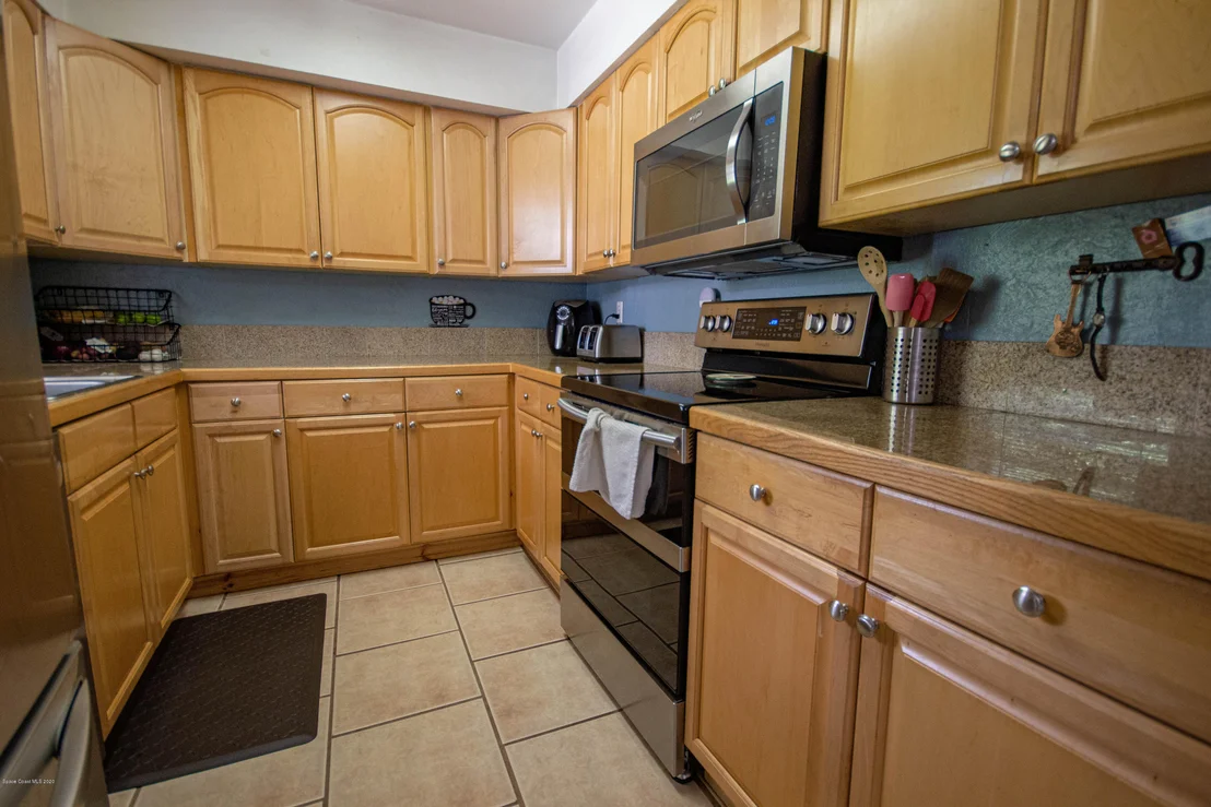 Photo of 5950 Edison Street