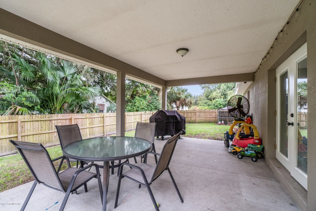 Photo of 5715 Lord Street