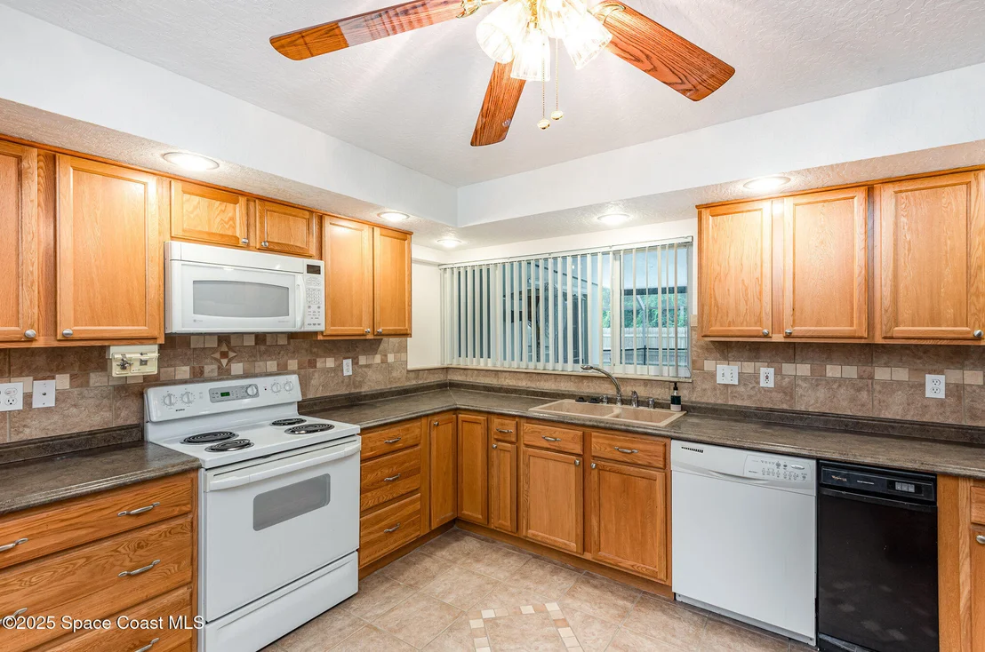 Photo of 957 Waialae Circle NE