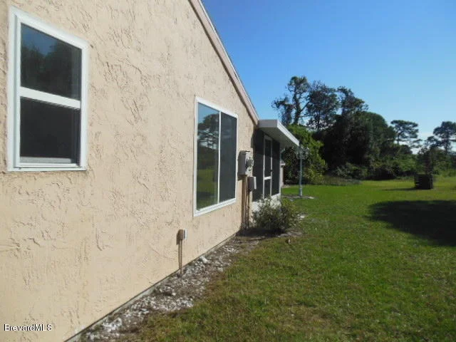 Photo of 1401 NE Mariposa Drive