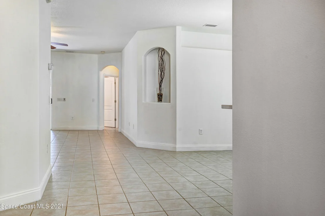 Photo of 312 Waterside Circle