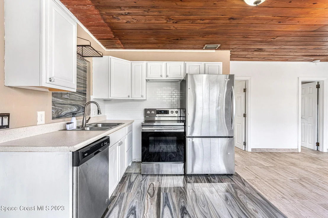 Photo of 2875 Stearns Avenue NE