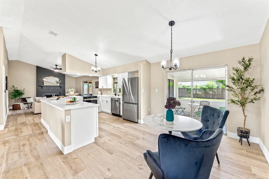 Photo of 4695 Robert Street