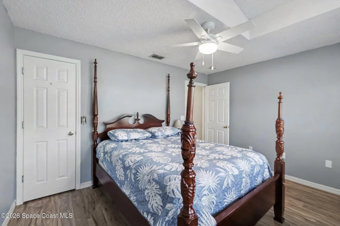 Photo of 1216 White Oak Circle