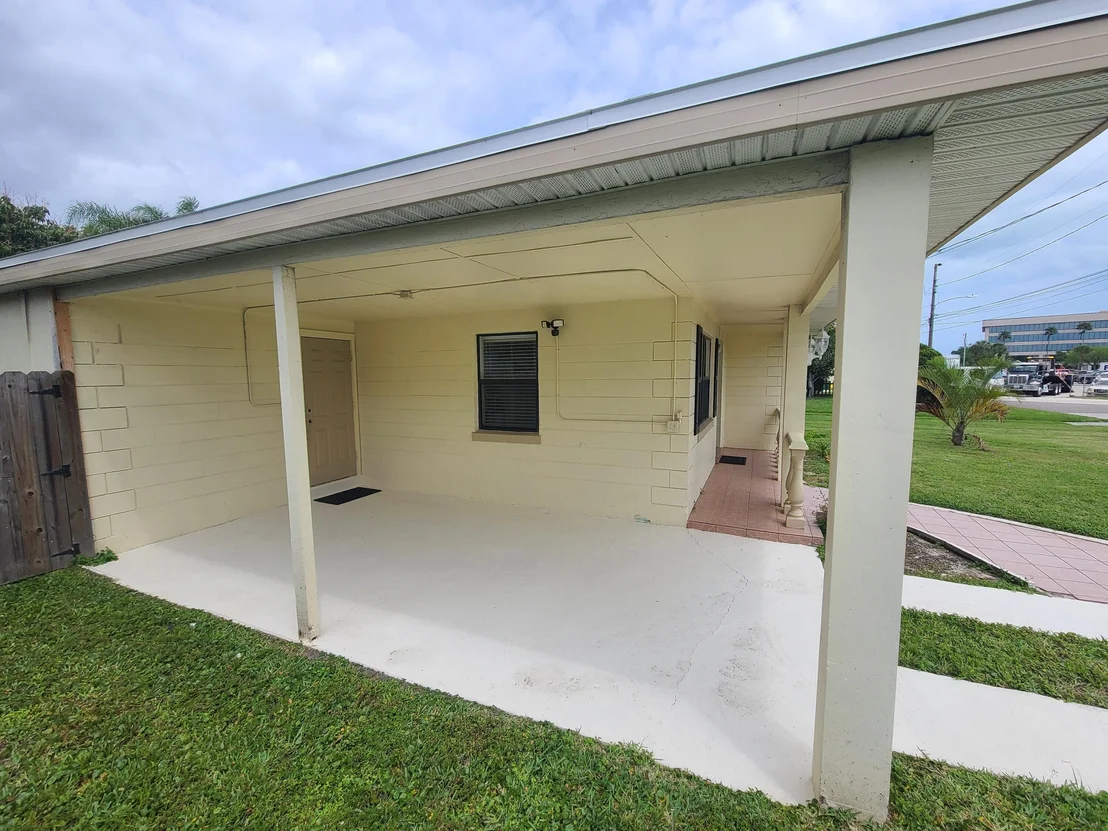 Photo of 408 Iris Lane