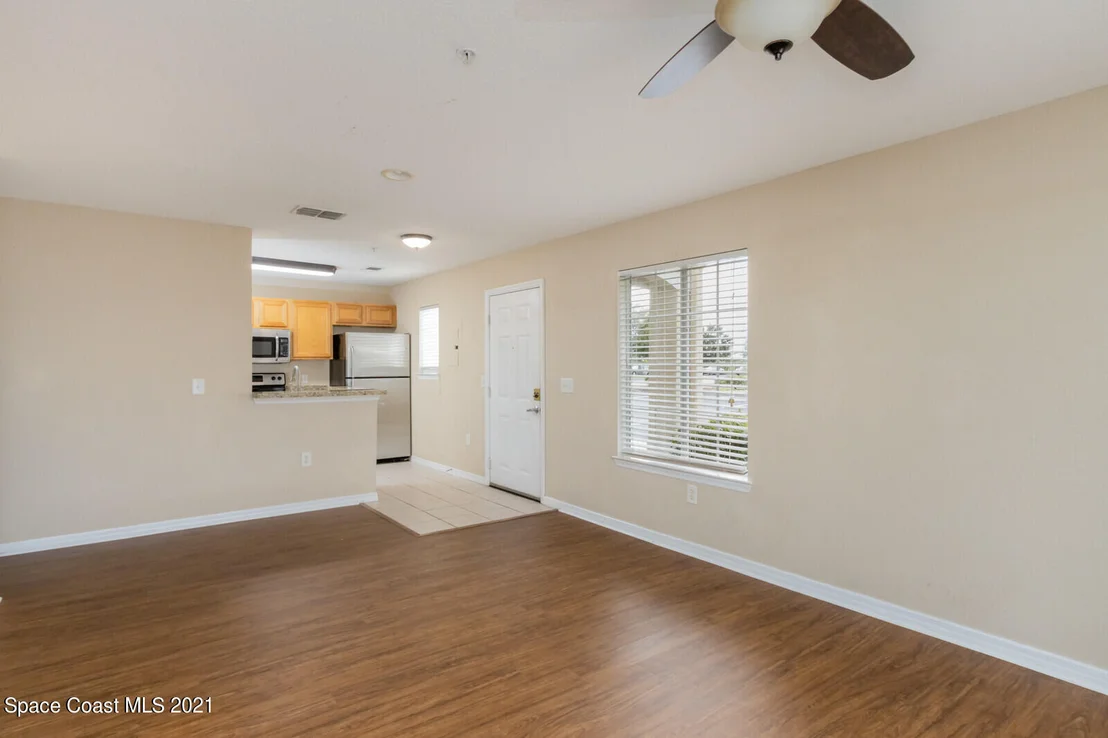 Photo of Unit 1011 at 3501 D'Avinci Way