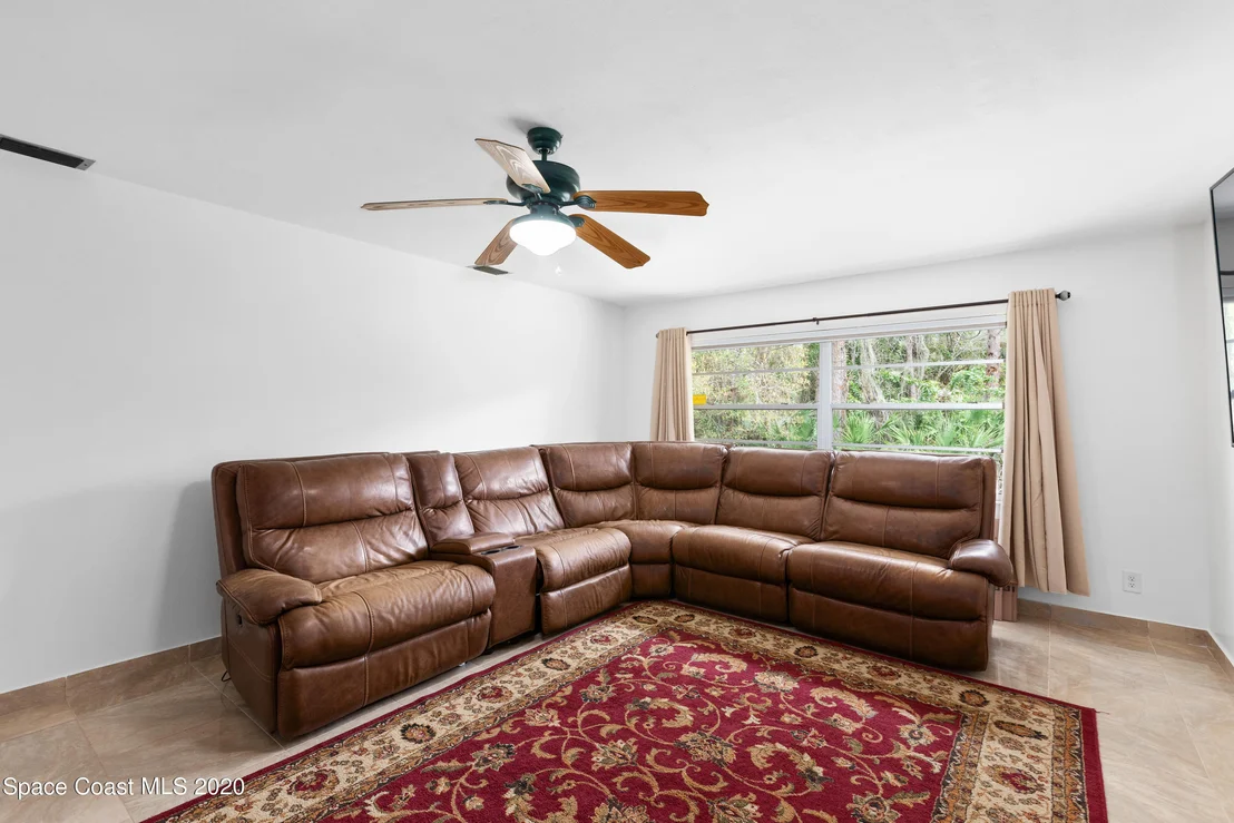 Photo of 1531 Hall Road