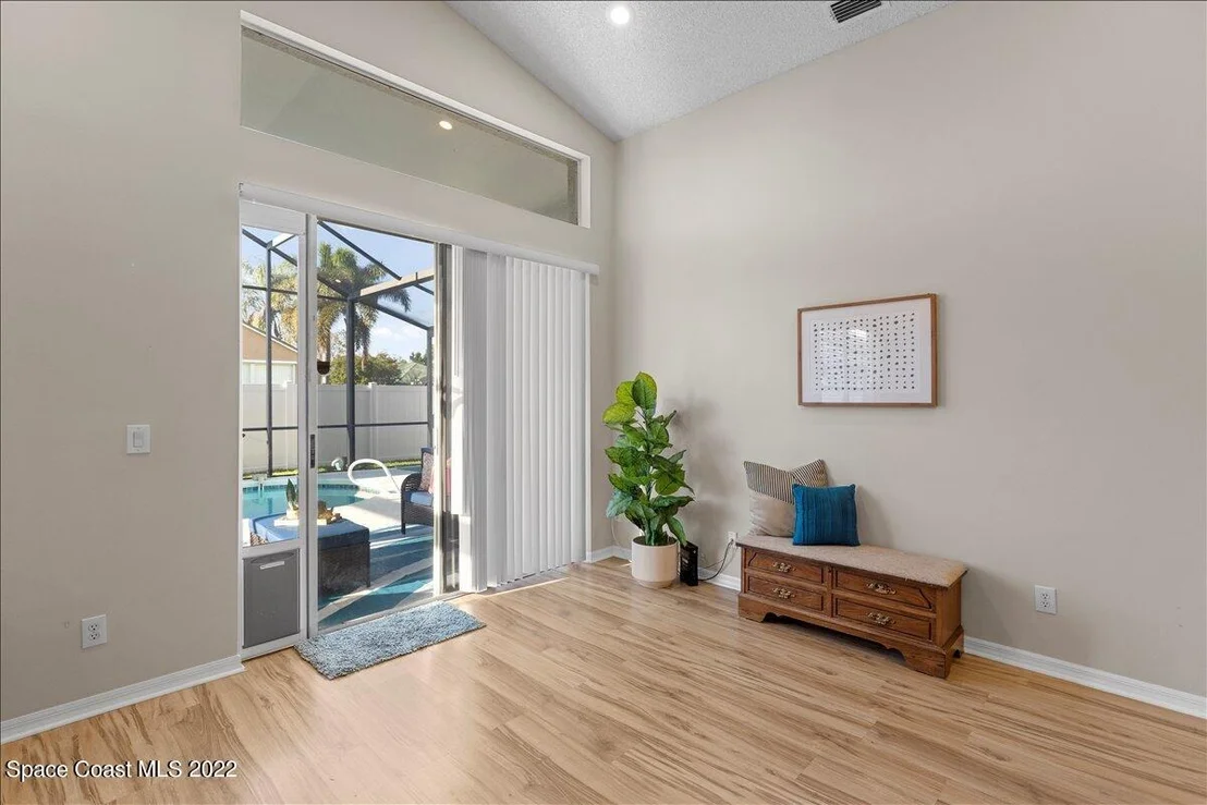 Photo of 890 Shaw Circle