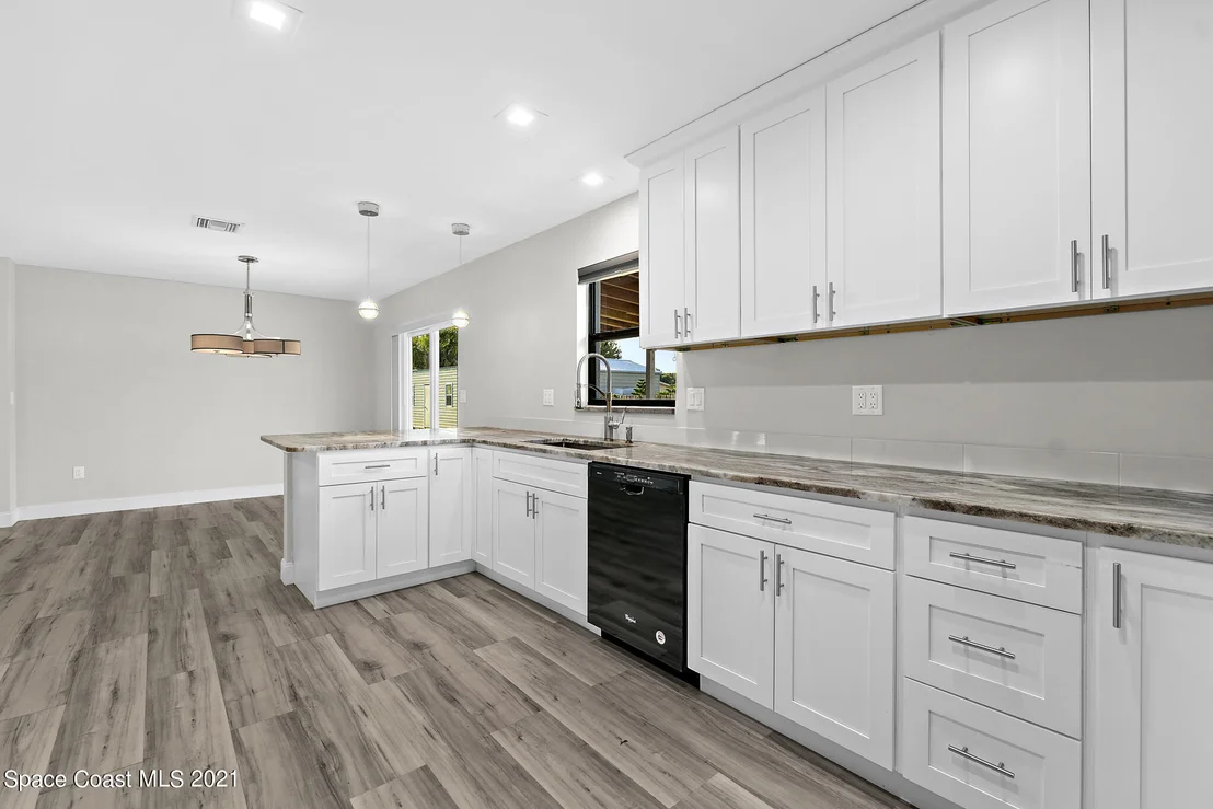 Photo of 1021 Green Road