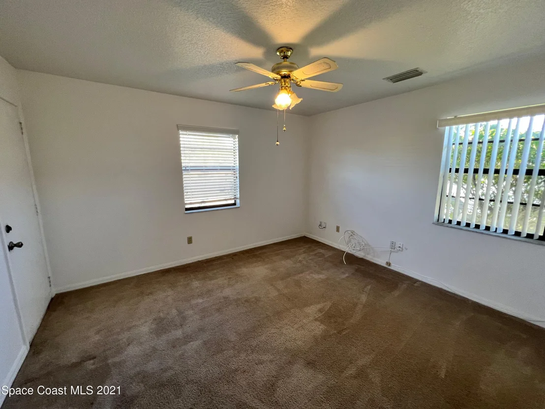 Photo of 2796 Rodeo Drive NE