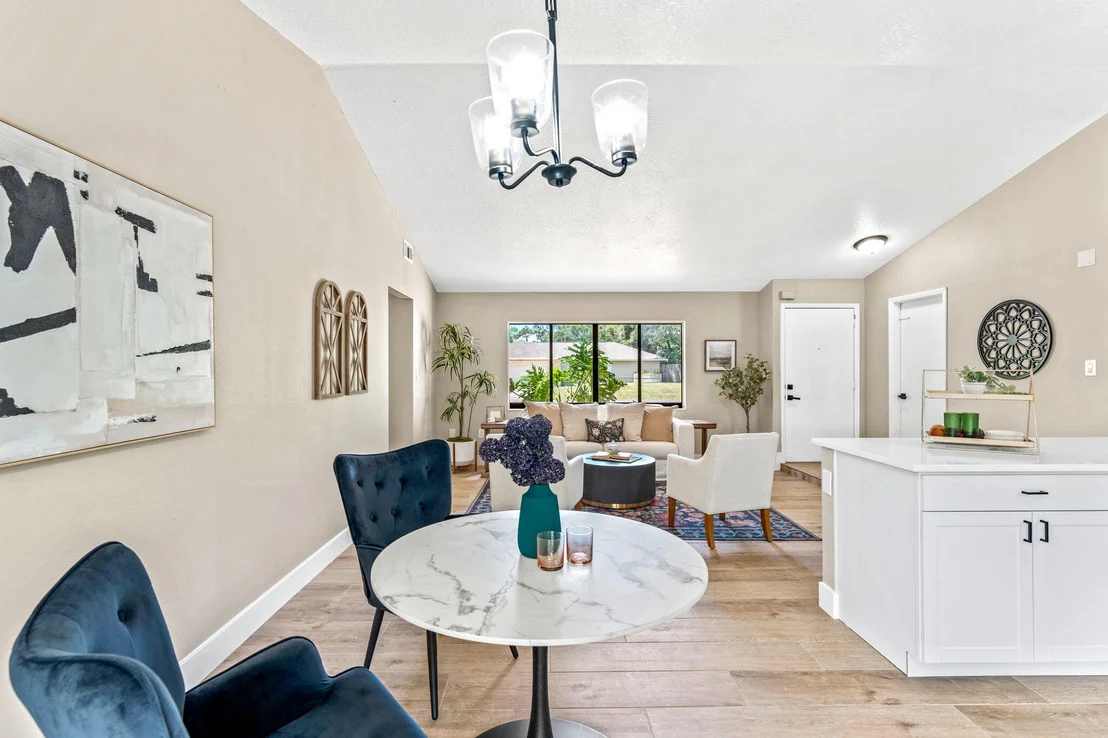 Photo of 4695 Robert Street