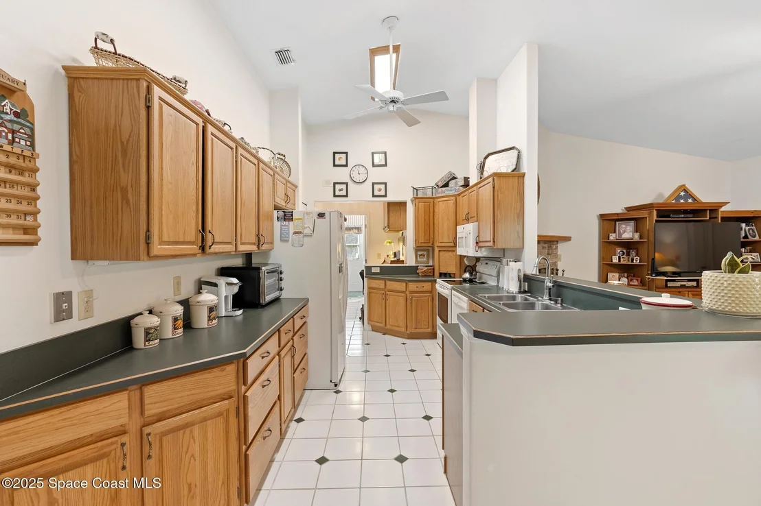 Photo of 1805 Laurel Oak Drive N