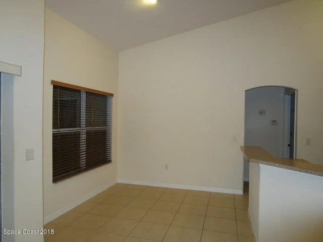 Photo of 1367 Eldron Boulevard SE