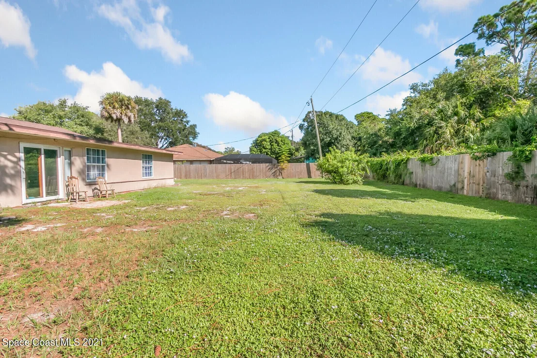 Photo of 2824 School Drive NE