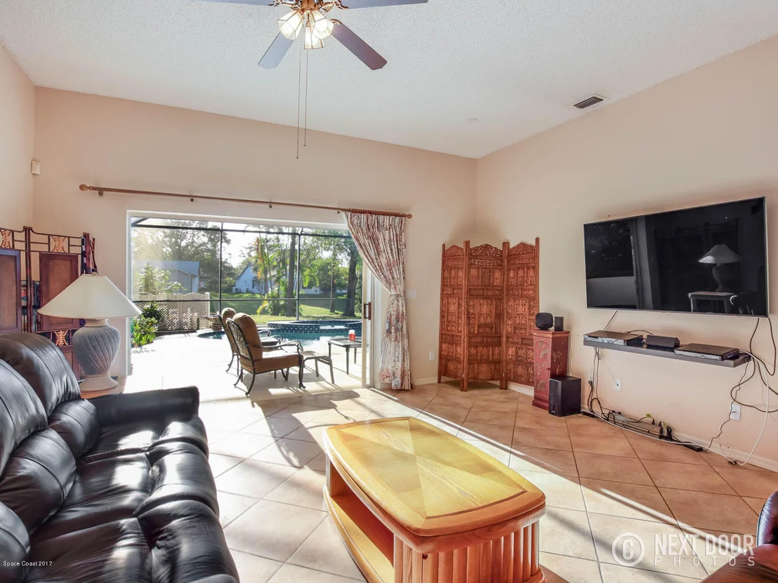 Photo of 867 Villa Drive