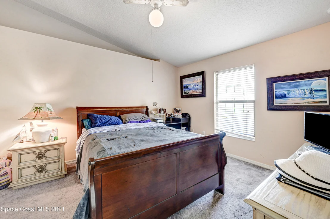 Photo of 6621 Bancroft Avenue