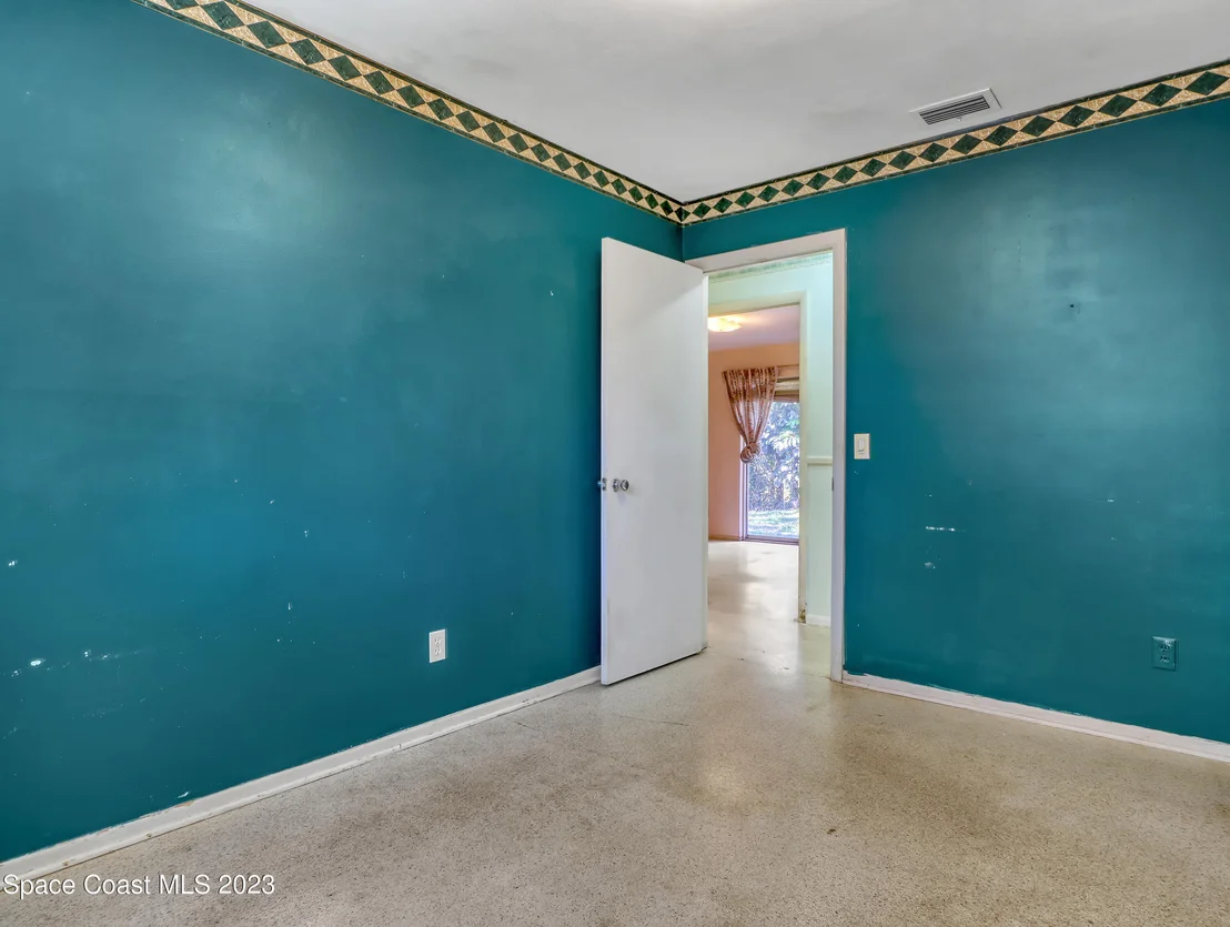 Photo of 2265 Lakeview Drive