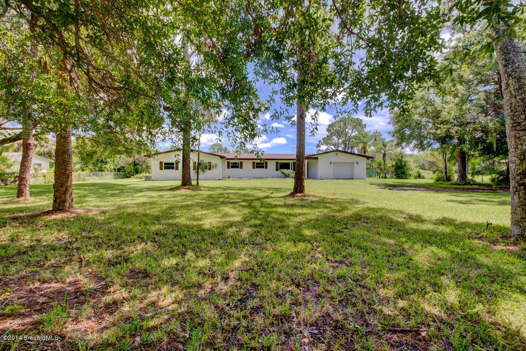 Photo of 2555 Lake Crest Boulevard