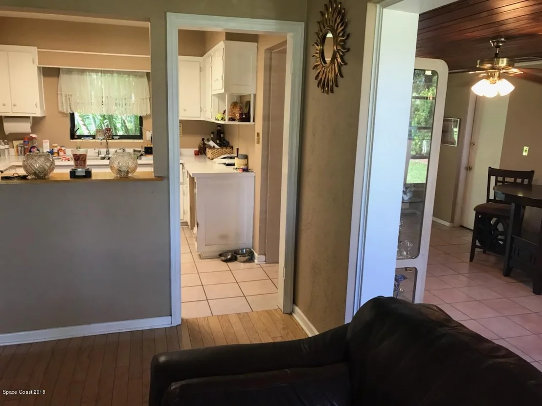 Photo of 445 Willow Lane