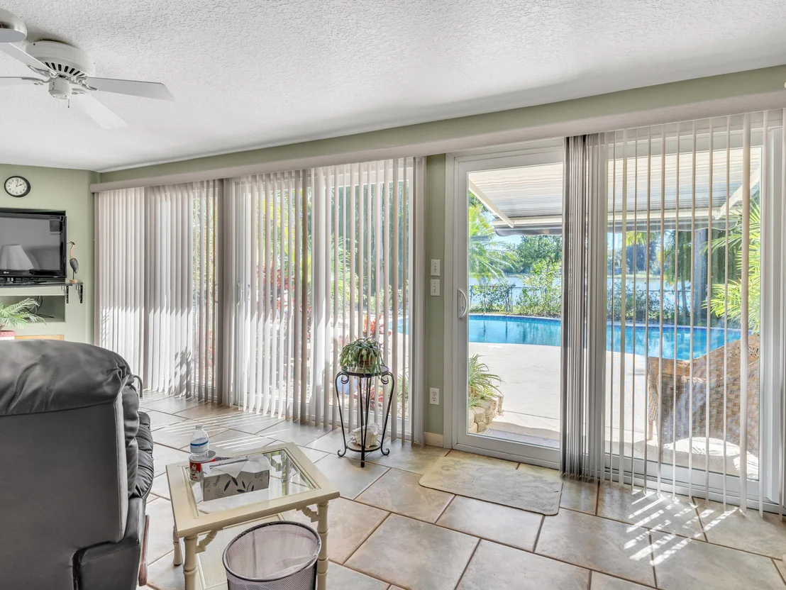 Photo of 1924 Giroux Drive NE
