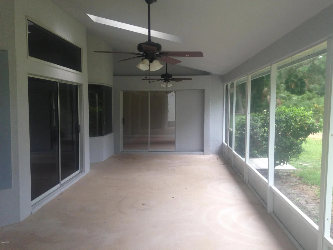 Photo of 977 Somerset Lane
