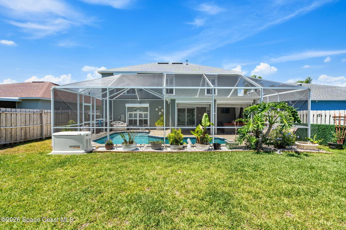 Photo of 1161 White Oak Circle