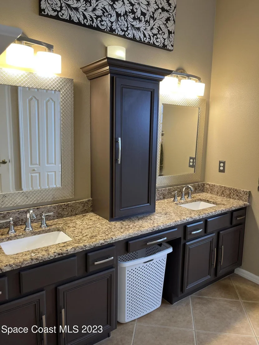 Photo of 1661 Whitman Drive