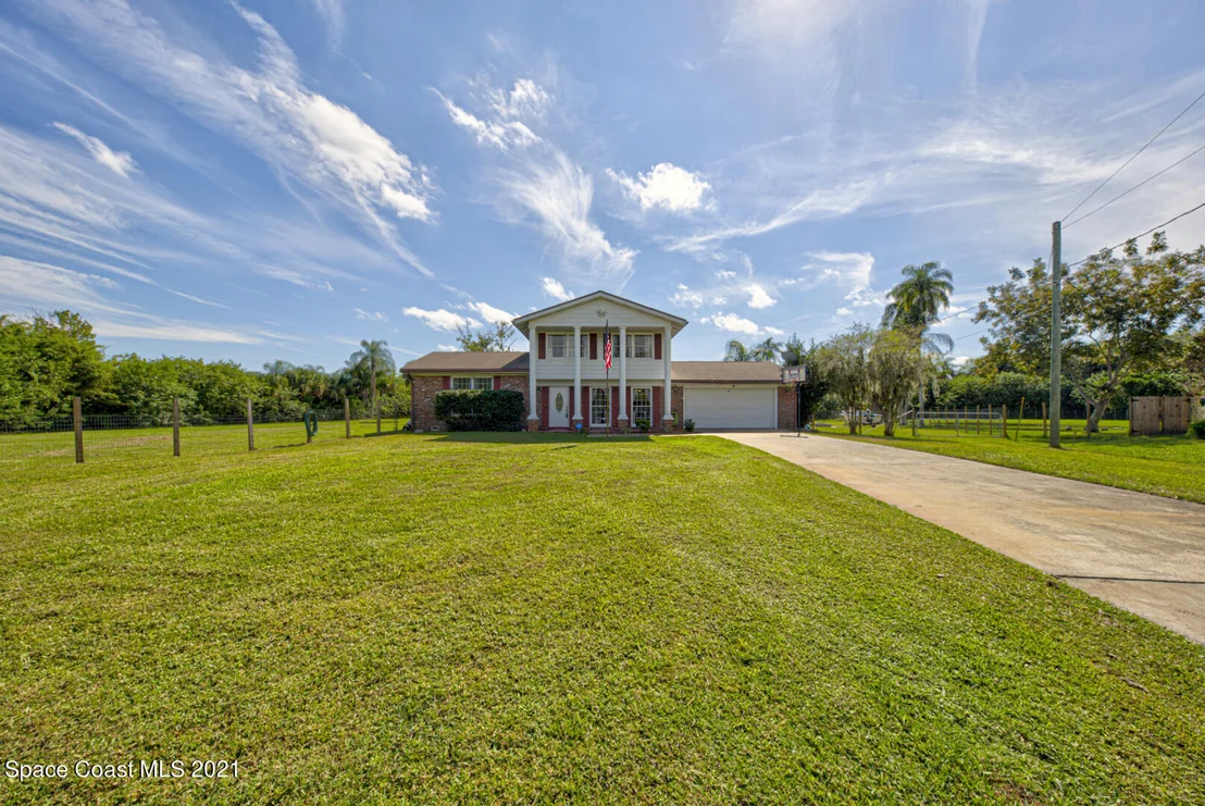 Photo of 200 Saldon Lane