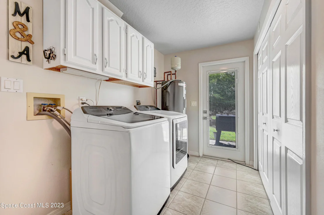 Photo of 2225 Royal Oaks Drive