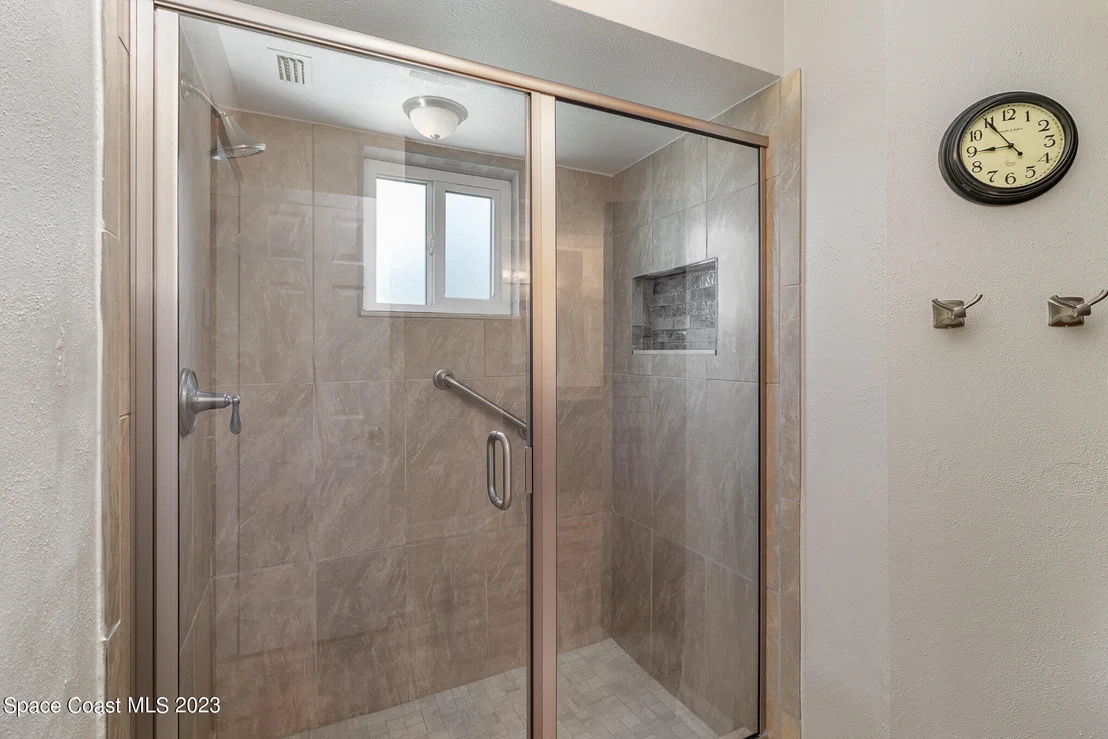 Photo of 833 Pine Shadows Avenue