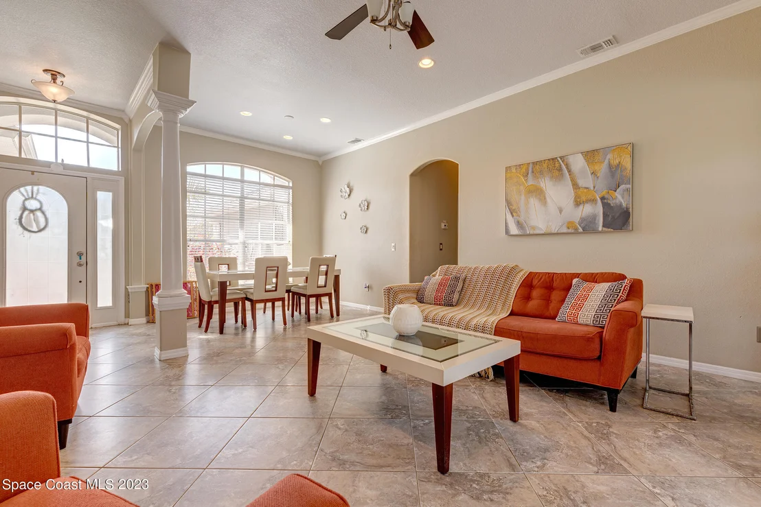 Photo of 832 Carriage Hill Road