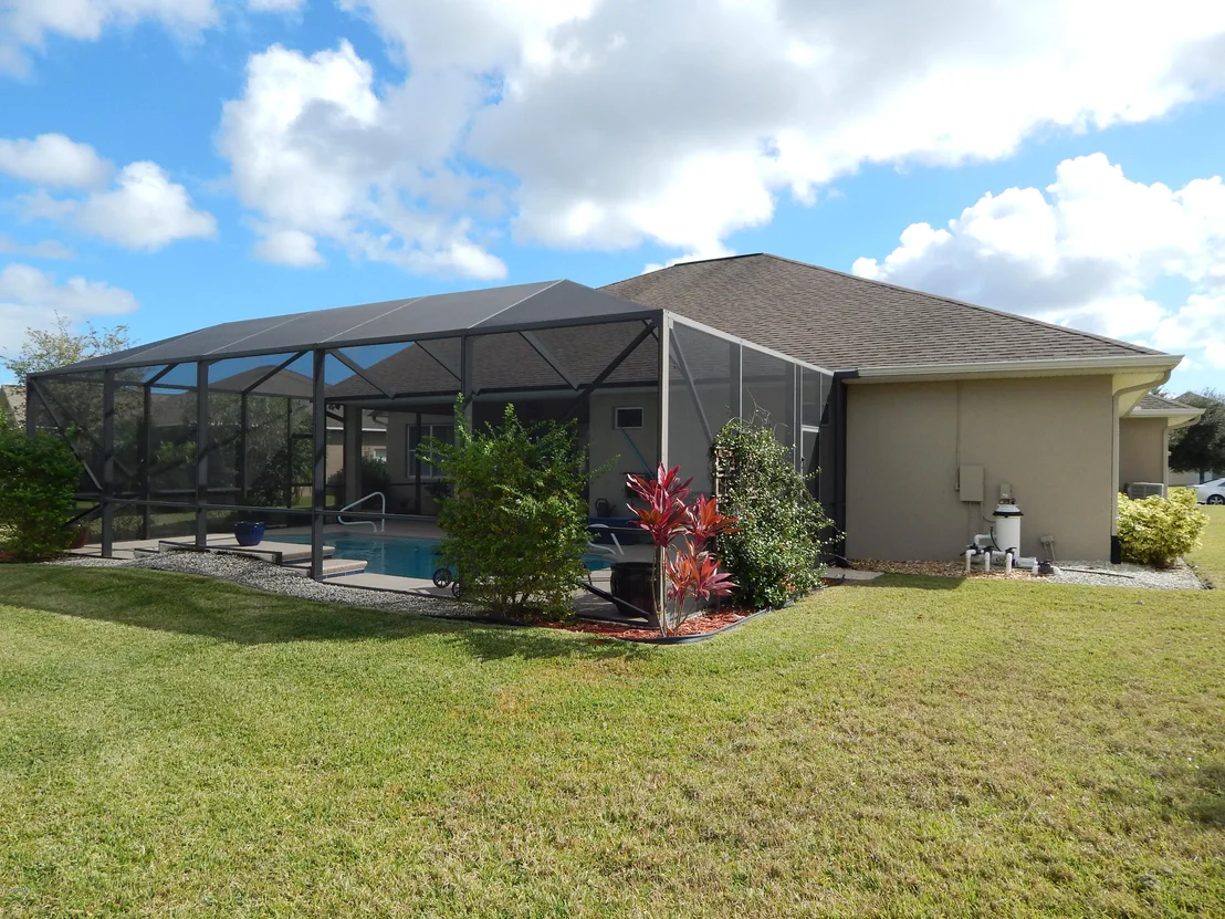 Photo of 211 SE Devlin Court