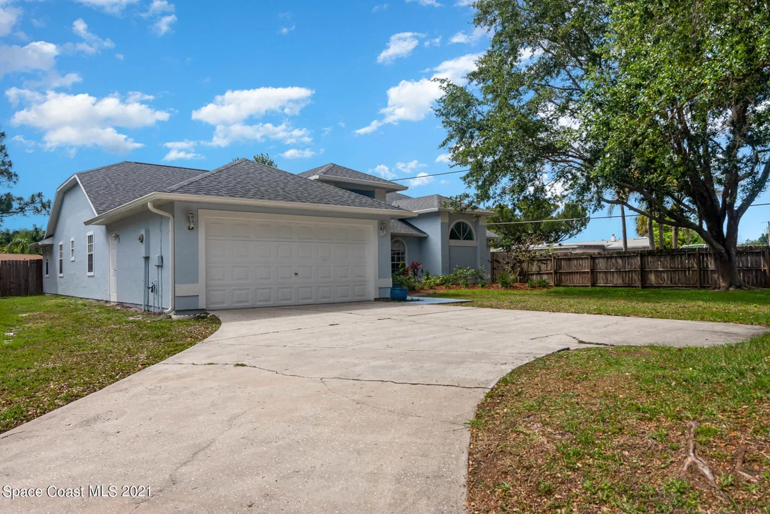 Photo of 3300 Meadowridge Drive