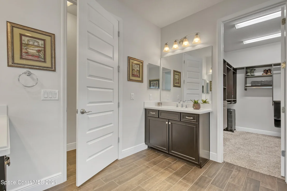 Photo of 7763 Poulicny Lane