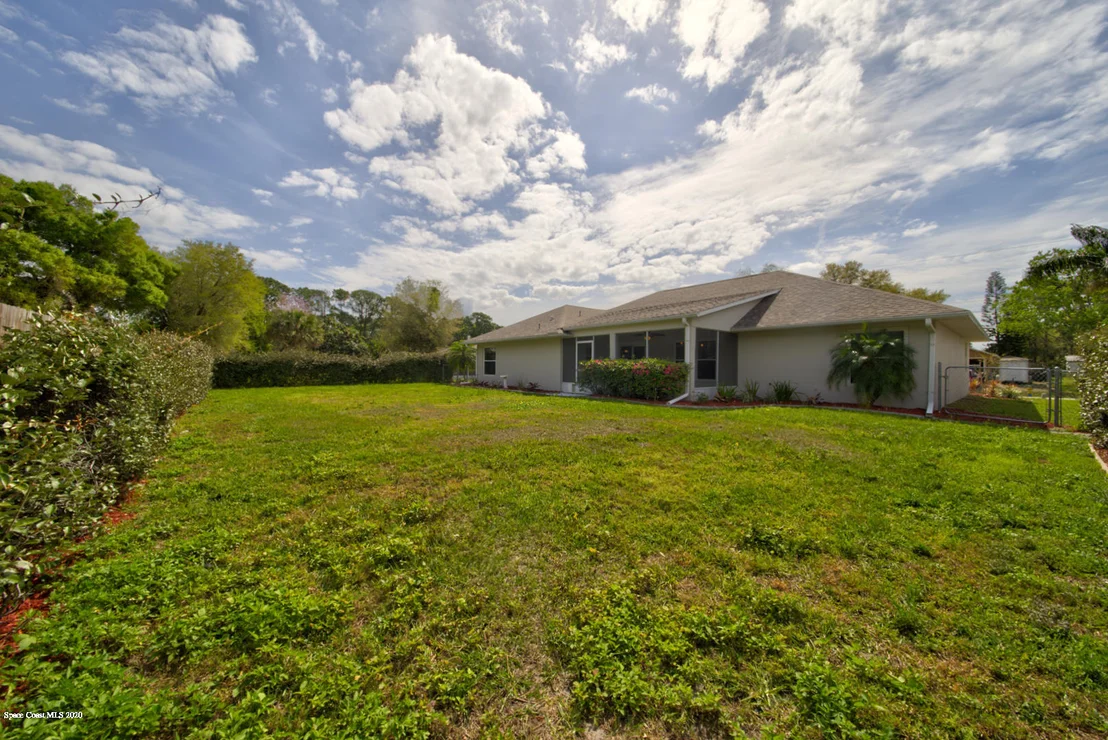 Photo of 6480 Adrian Street