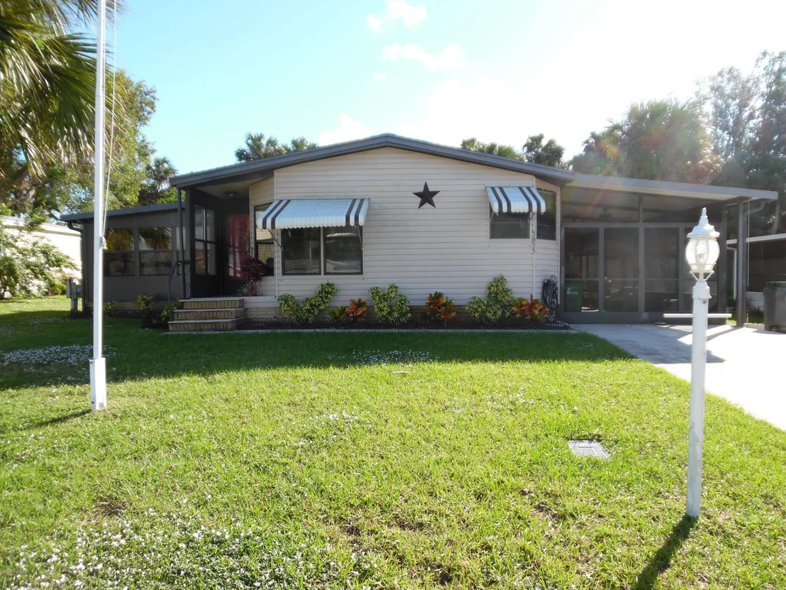 Photo of 5635 Algonquin Place