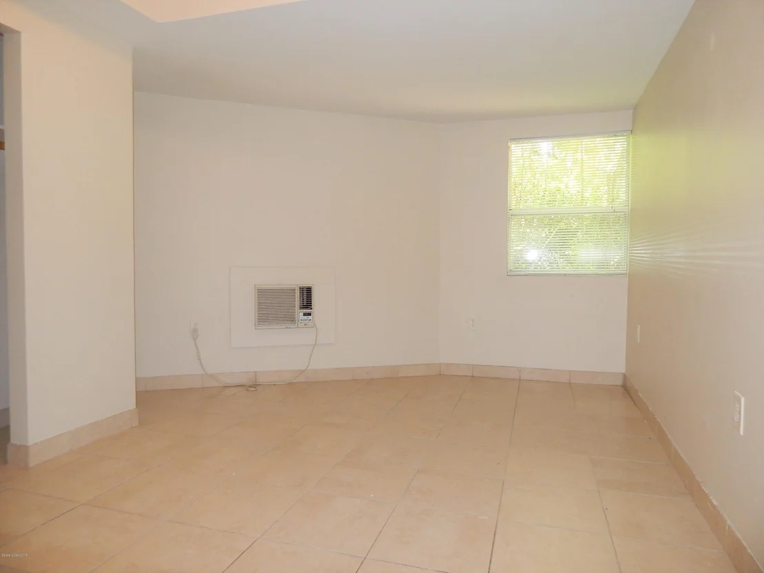 Photo of 1053 Myrtle Lane