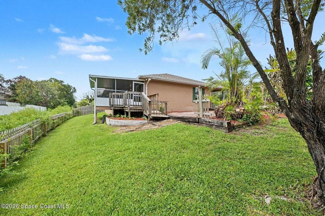 Photo of 1019 Mandarin Drive NE