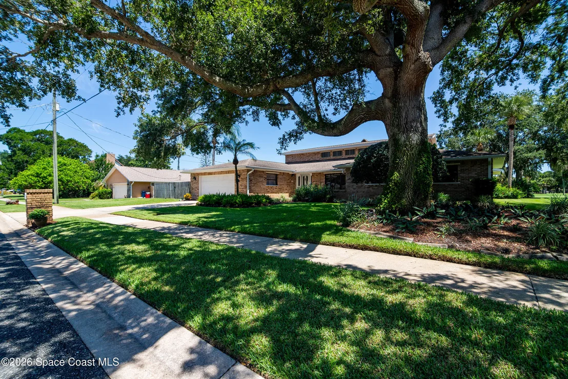 Photo of 1088 Fairlawn Drive