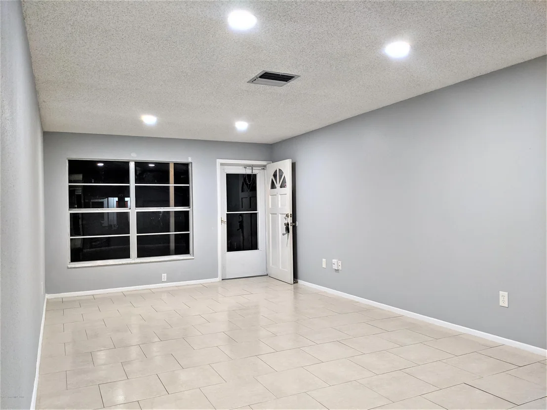 Photo of 409 Count Street