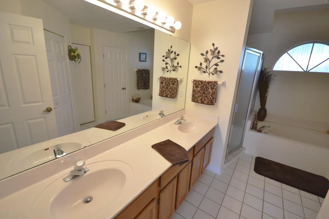 Photo of 2093 Lionel Drive