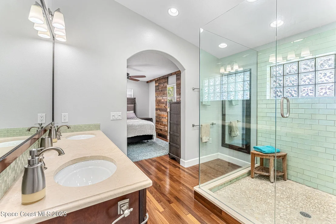 Photo of 425 Cinnamon Drive